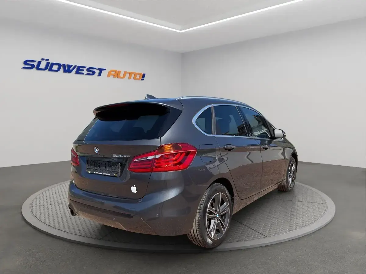 Gebraucht BMW 225 Active Tourer M Sport 224 PS (164 kW) 2019 Grau Van / Kleinbus