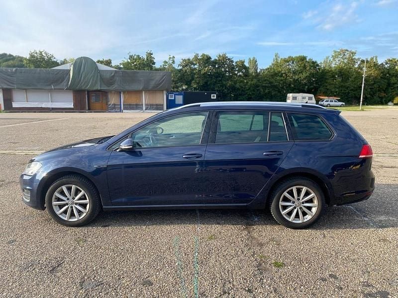 Gebraucht VW Golf VII LOUNGE 110 PS (80 kW) 2015 Blau Kombi