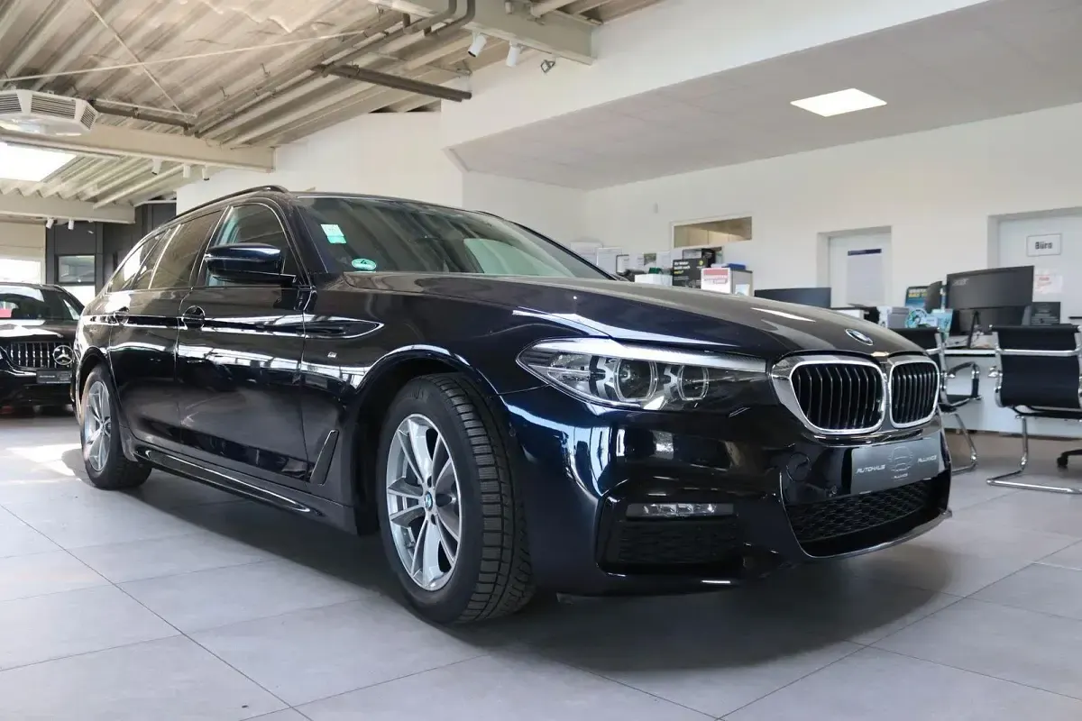 Gebraucht BMW 520 Performance 190 PS (139 kW) 2020 Schwarz Kombi