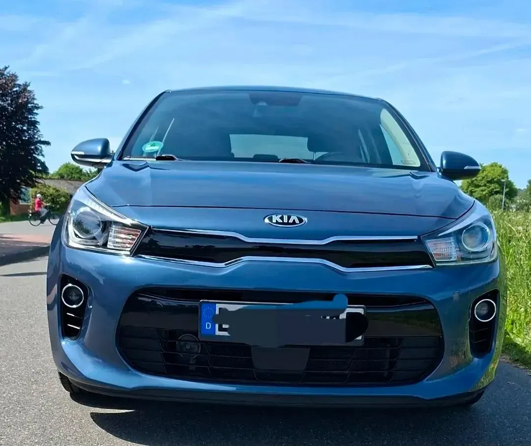 Gebraucht Kia Rio DREAM-TEAM Edition 84 PS (61 kW) 2017 Blau Kleinwagen