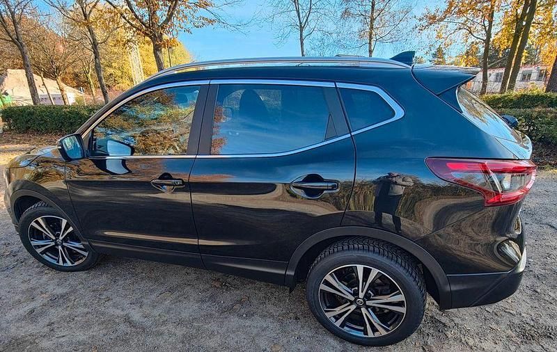 Schwarz Gebraucht 2018 Nissan Qashqai N-Connecta SUV | 13.980 € (Guter Preis) - Bild 1/4