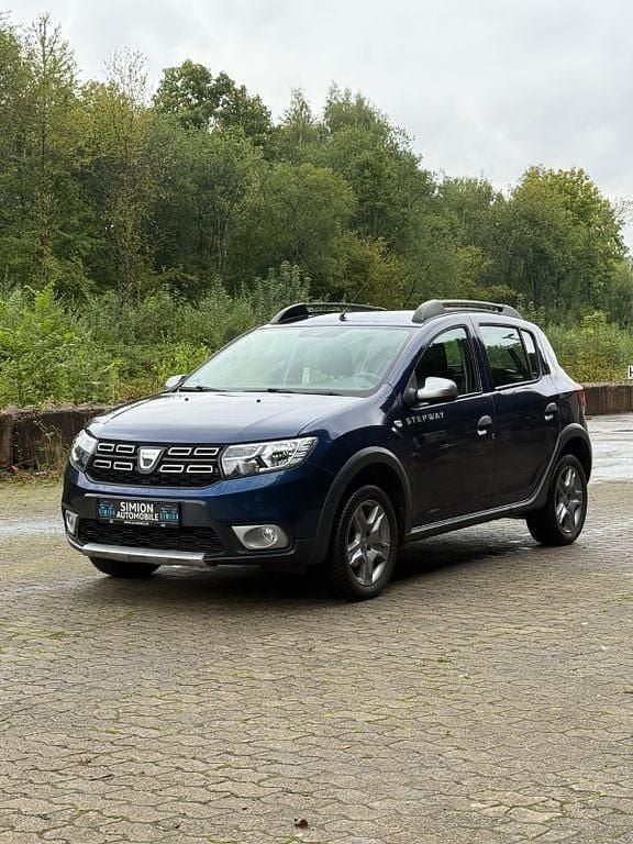 Blau Gebraucht 2017 Dacia Sandero Prestige Kleinwagen | 11.490 € (Fairer Preis) - Bild 1/3