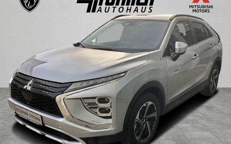 Silber Gebraucht 2025 Mitsubishi Eclipse Cross Plus SUV | 35.990 € - Bild 1/4
