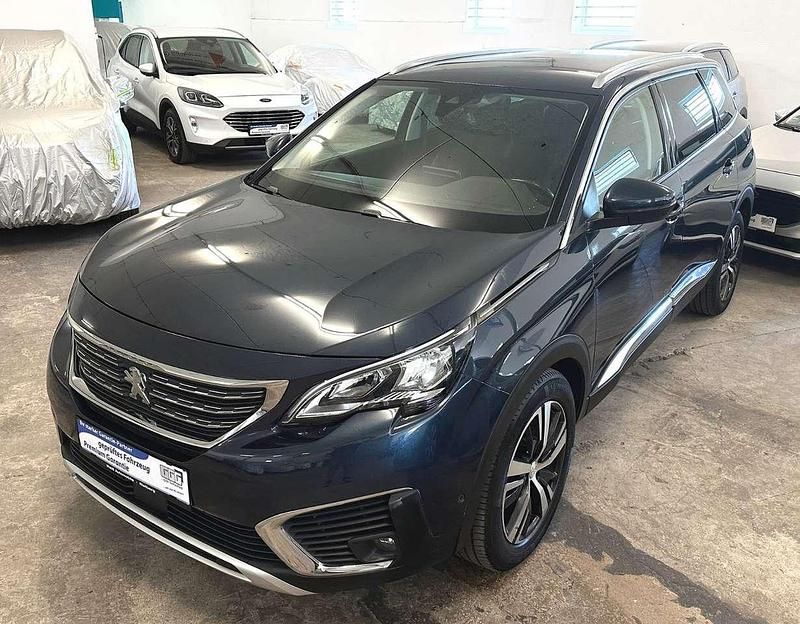Bleu bourrasque Gebraucht 2018 Peugeot 5008 Allure Van / Kleinbus | 16.490 € (Fairer Preis) - Bild 1/4