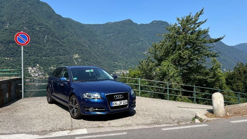 Blau Gebraucht 2011 Audi A3 Sportback Ambition Limousine | 5.499 € (Guter Preis) - Bild 1/4