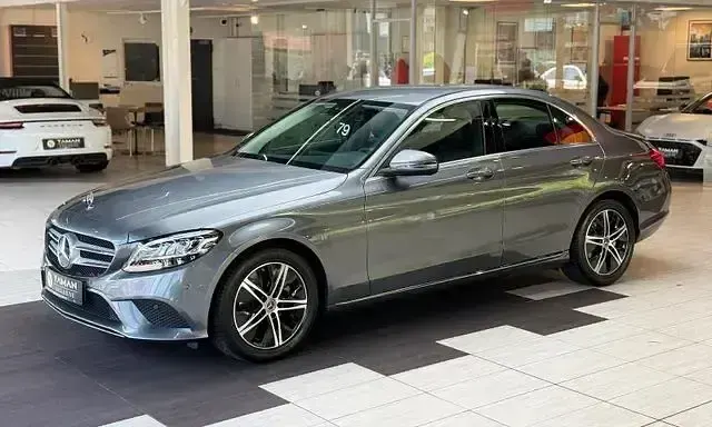 Gebraucht Mercedes C180 Avantgarde 156 PS (114 kW) 2021 Grau Limousine