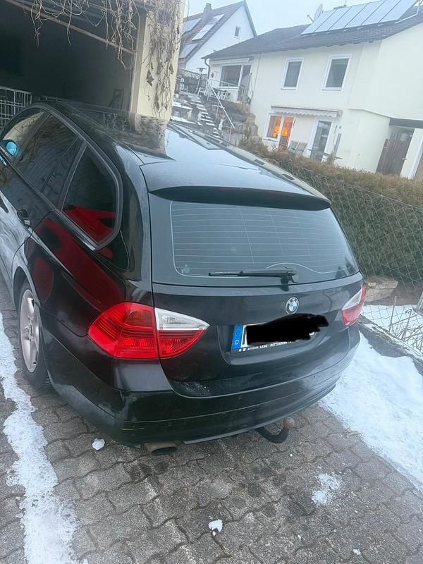 Gebraucht BMW 320 170 PS (125 kW) 2008 Schwarz Kombi