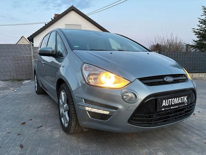 Gebraucht Ford S-MAX Champions Edition 140 PS (102 kW) 2013 Silber Van / Kleinbus