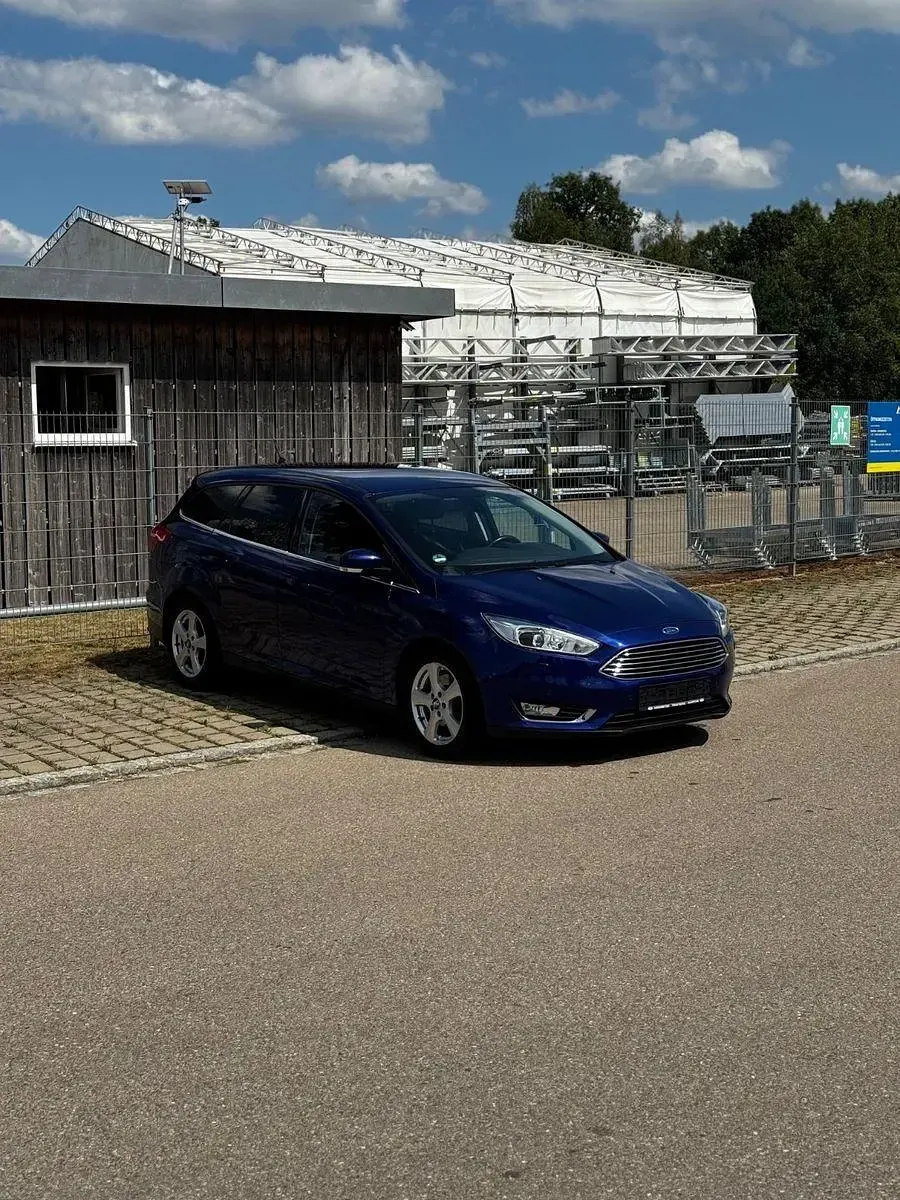 Gebraucht Ford Focus 182 PS (133 kW) 2015 Blau Limousine