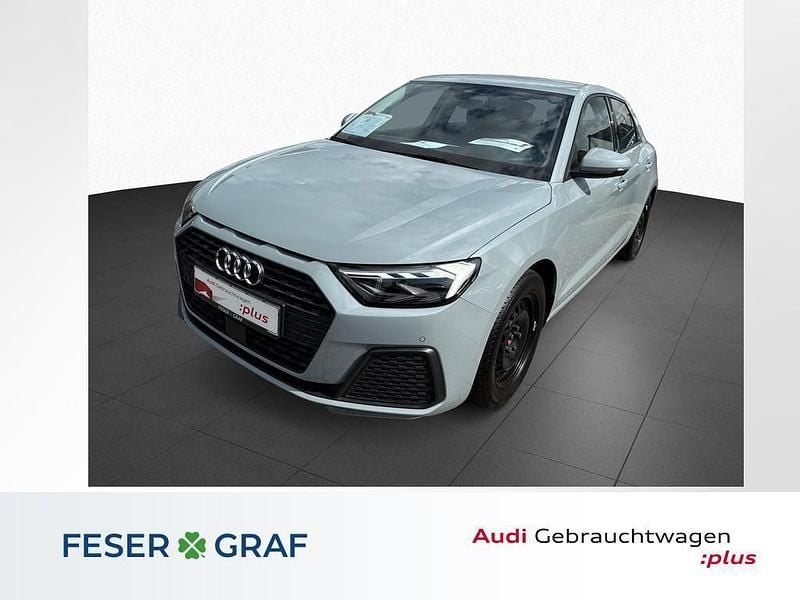 Pfeilgrau perleffekt Gebraucht 2024 Audi A1 Sportback Basis Kleinwagen | 23.480 € (Guter Preis) - Bild 1/4