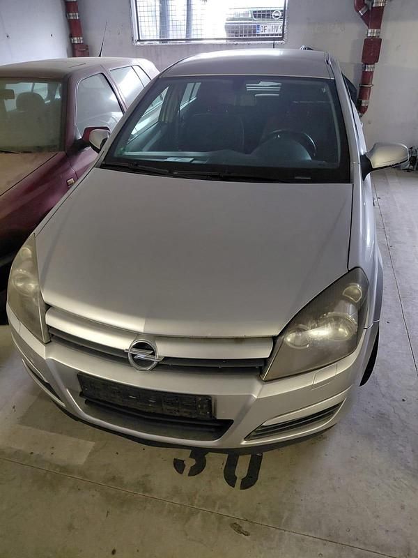 Grau Gebraucht 2005 Opel Astra Kleinwagen | 650 € (Superpreis) - Bild 1/4