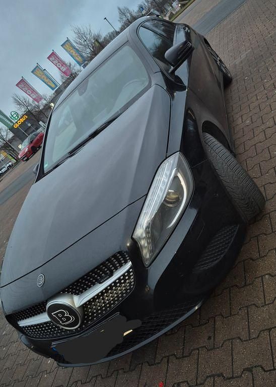 Gebraucht Mercedes A180 Style 166 PS (122 kW) 2014 Schwarz Limousine