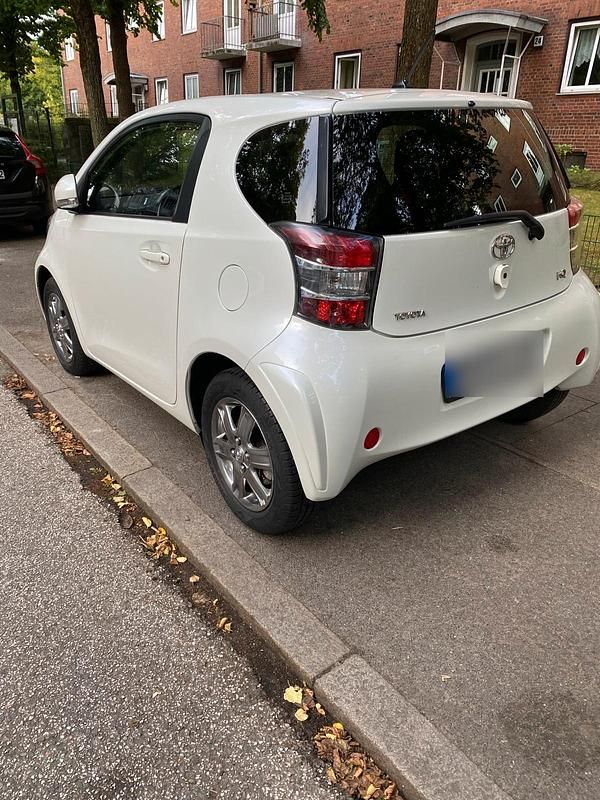 Gebraucht Toyota iQ 62 PS (45 kW) 2009 Weiß Kleinwagen