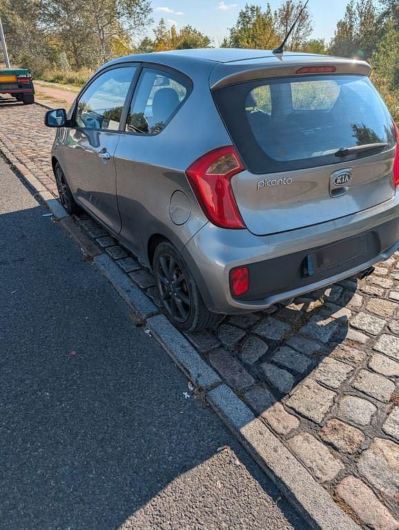 Grau Gebraucht 2012 Kia Picanto Kleinwagen | 2.100 € (Fairer Preis) - Bild 1/4