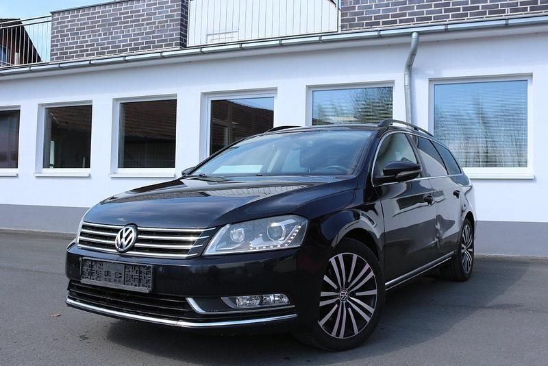Schwarz Gebraucht 2013 VW Passat Highline Kombi | 5.300 € (Superpreis) - Bild 1/4