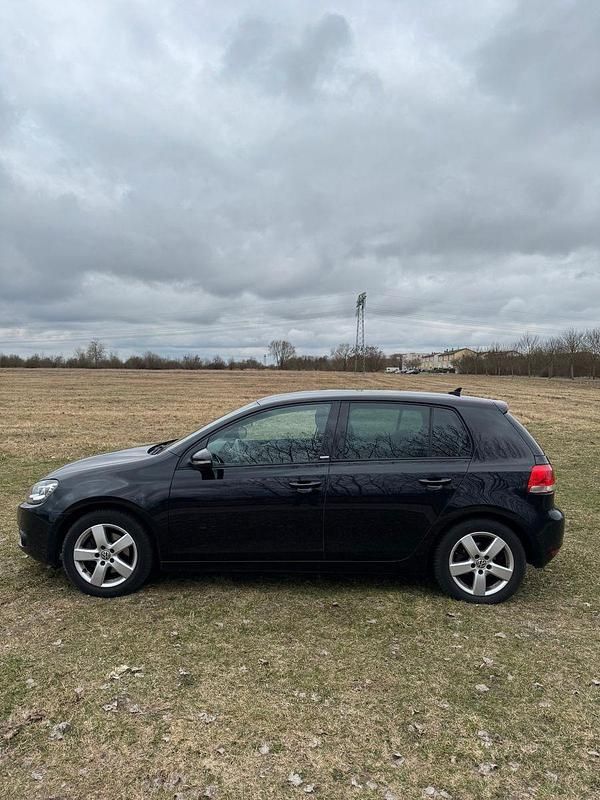 Gebraucht VW Golf VI Style 122 PS (89 kW) 2011 Schwarz Kleinwagen