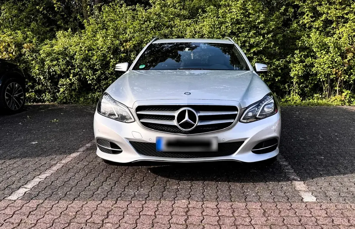 Gebraucht Mercedes E250 204 PS (150 kW) 2013 Silber Kombi