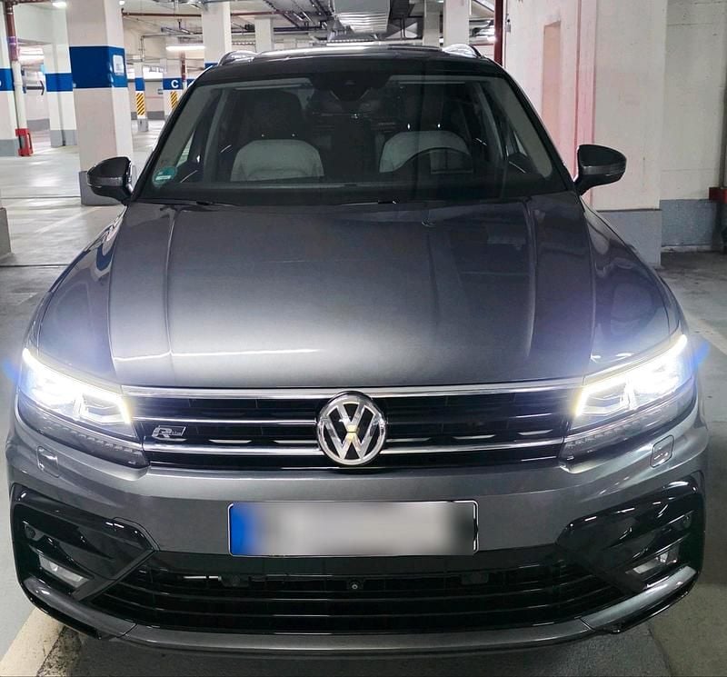 Grau Gebraucht 2017 VW Tiguan R-line SUV | 23.699 € (Guter Preis) - Bild 1/4