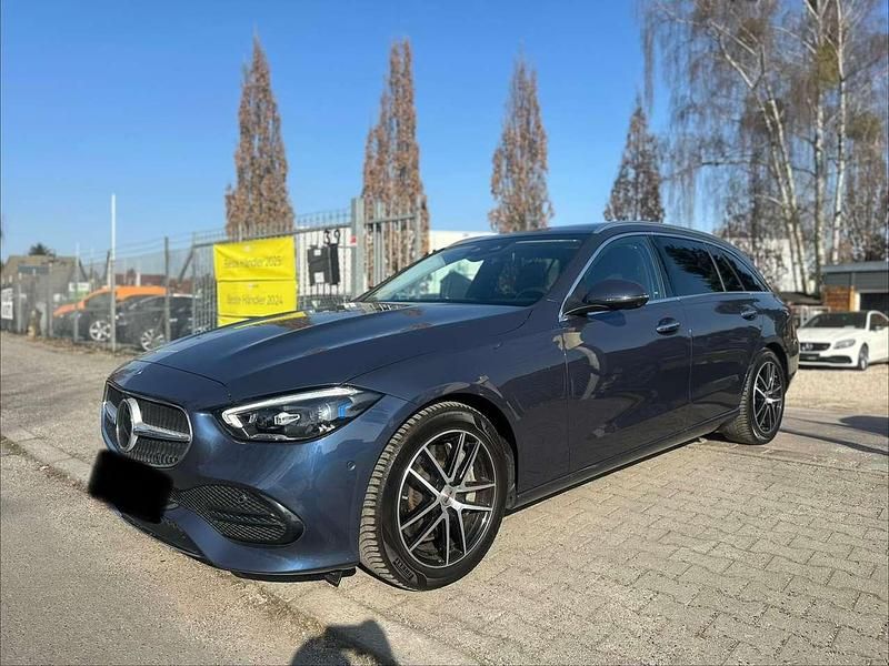 Gebraucht Mercedes C300 258 PS (189 kW) 2023 Sodalithblau  metalliclack Kombi