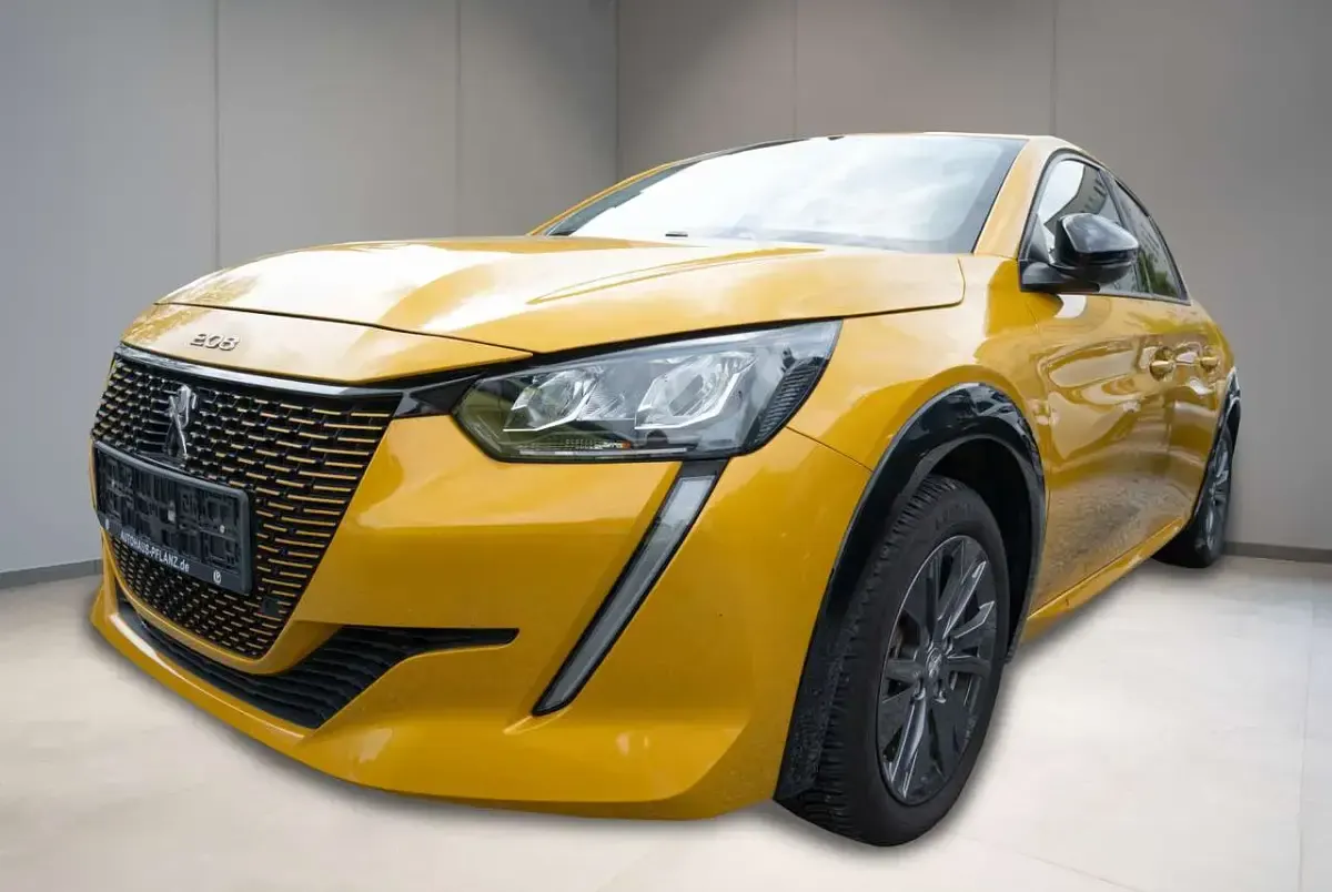 Gebraucht Peugeot e-208 Allure 100 kW (136 PS) 2022 Kleinwagen