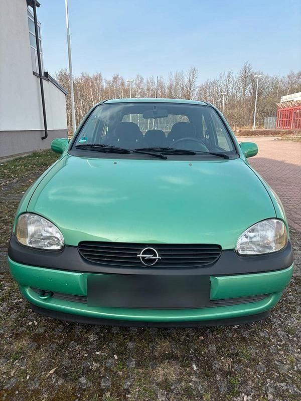 Gebraucht Opel Corsa 65 PS (47 kW) 1998 Grün Kleinwagen