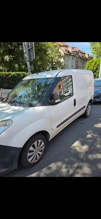Gebraucht Opel Combo 90 PS (66 kW) 2014 Weiß Van / Kleinbus
