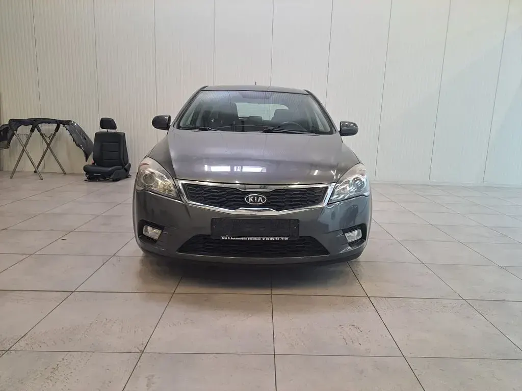 Gebraucht Kia Ceed 116 PS (85 kW) 2012 Grau Kleinwagen
