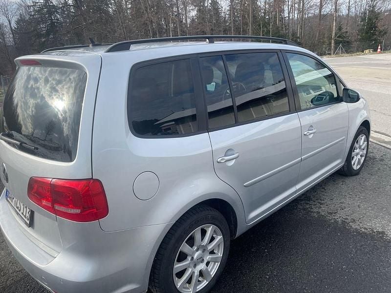 Gebraucht VW Touran 140 PS (102 kW) 2015 Silber Van / Kleinbus