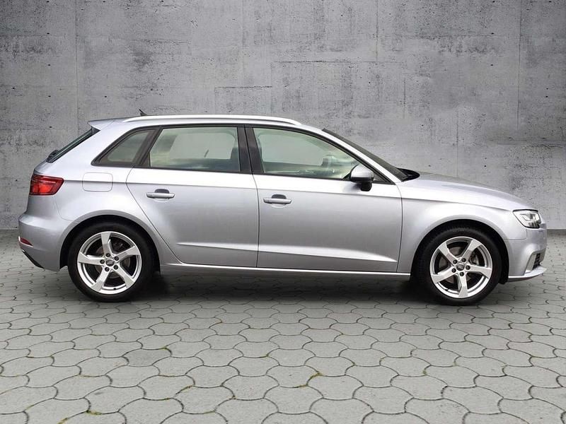 Gebraucht Audi A3 Design 116 PS (85 kW) 2019 Florettsilber metallic Limousine