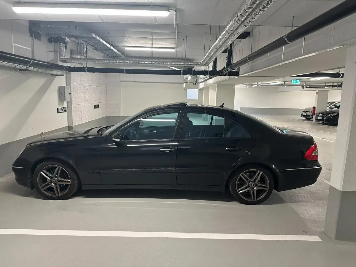Gebraucht Mercedes E280 190 PS (139 kW) 2007 Schwarz Limousine
