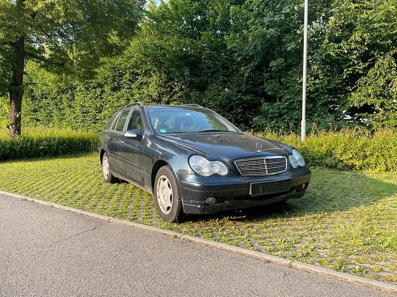 Blau Gebraucht 2003 Mercedes C200 Kombi | 1.400 € (Superpreis) - Bild 1/4