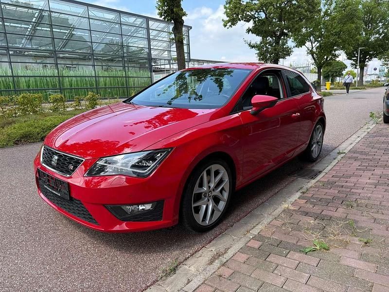 Gebraucht Seat Leon FR 150 PS (110 kW) 2015 Rojo emocion Coupé