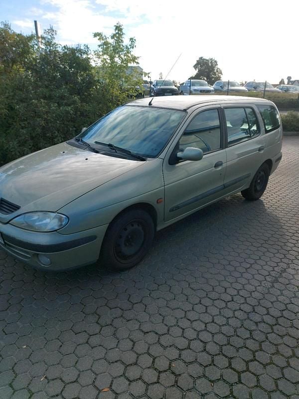 Gebraucht 2003 Renault Mégane GrandTour Kombi | 650 € (Fairer Preis) - Bild 1/4
