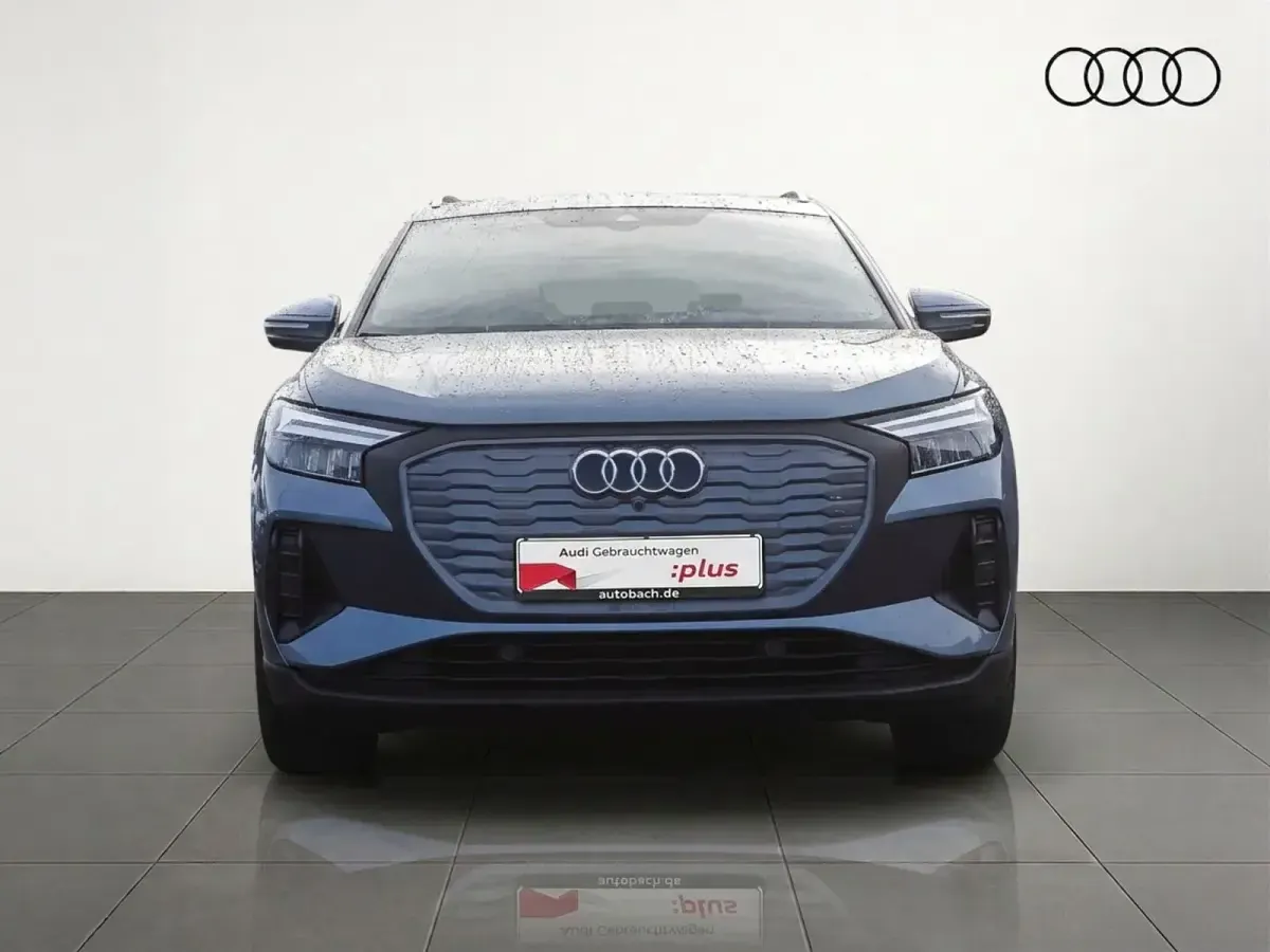 Gebraucht Audi Q4 e-tron Basis 125 kW (170 PS) 2023 Geysirblau metallic SUV