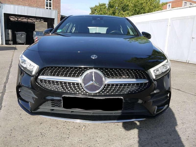 Gebraucht Mercedes A180 Sport 136 PS (100 kW) 2019 Schwarz Coupé