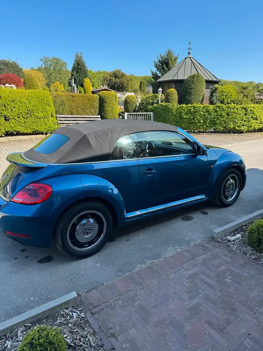 Używany VW Beetle 105 KM (77 kW) 2016 Niebieski Hatchback