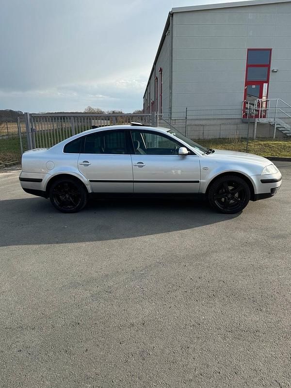 Gebraucht VW Passat 130 PS (95 kW) 2002 Silber Limousine