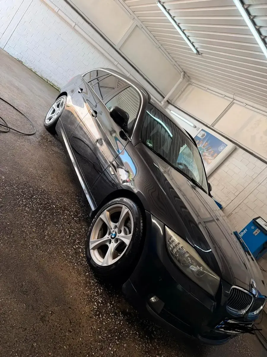 Gebraucht BMW 325 204 PS (150 kW) 2010 Schwarz Kombi