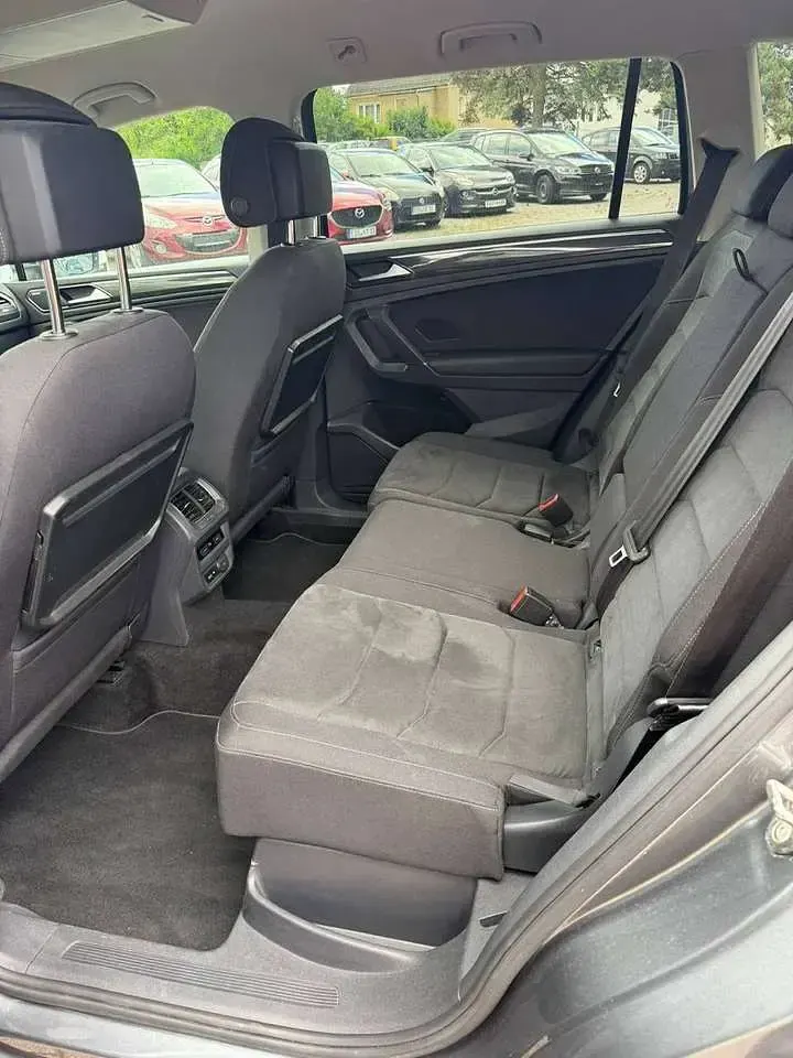 Gebraucht VW Tiguan Allspace Highline 239 PS (175 kW) 2018 Platinum grey metallic SUV