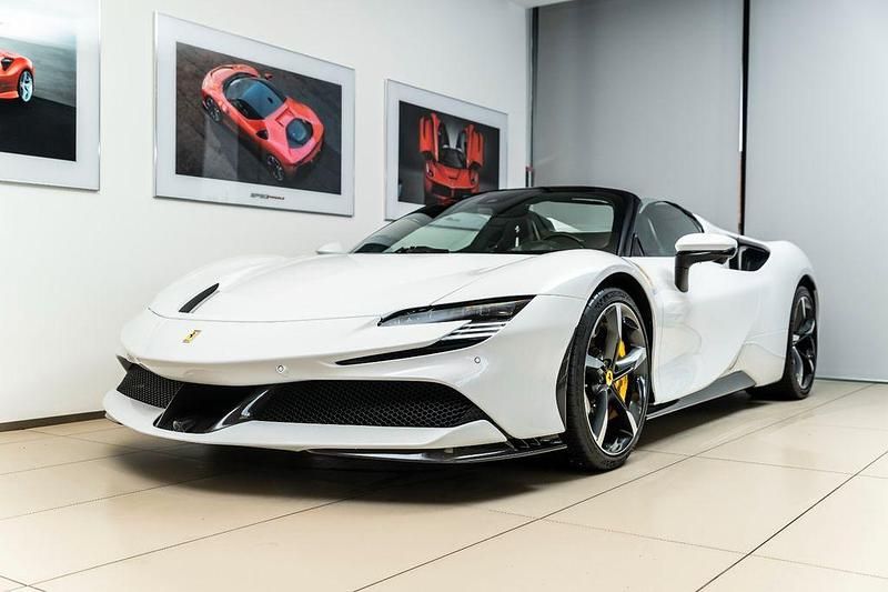 Gebraucht Ferrari SF90 780 PS (573 kW) 2024 Weiß Cabrio