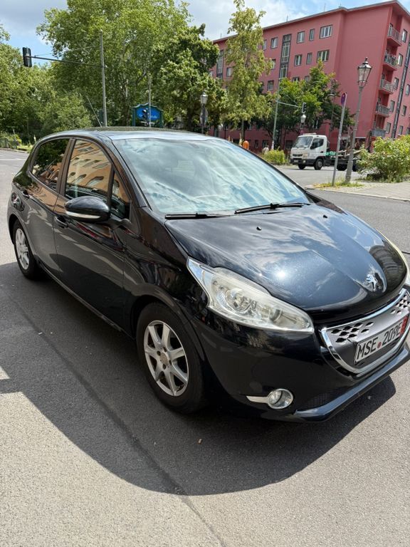Schwarz Gebraucht 2012 Peugeot 208 Active Kleinwagen | 4.999 € (Superpreis) - Bild 1/4