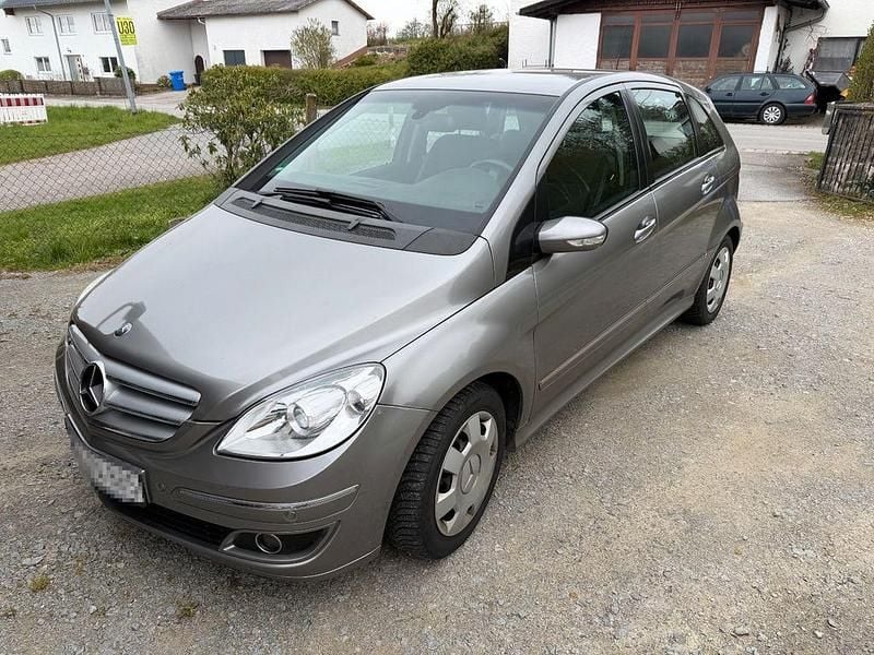 Gebraucht Mercedes B200 140 PS (102 kW) 2007 Grau Van / Kleinbus