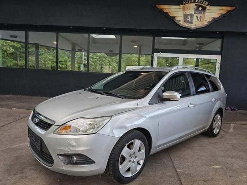 Polarsilber metallic (metallic) Gebraucht 2008 Ford Focus Style Kombi | 1.950 € (Superpreis) - Bild 1/4