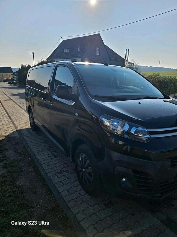 Second-hand Citroën Jumpy 122 CP (89 kW) 2016 Negru Monovolum