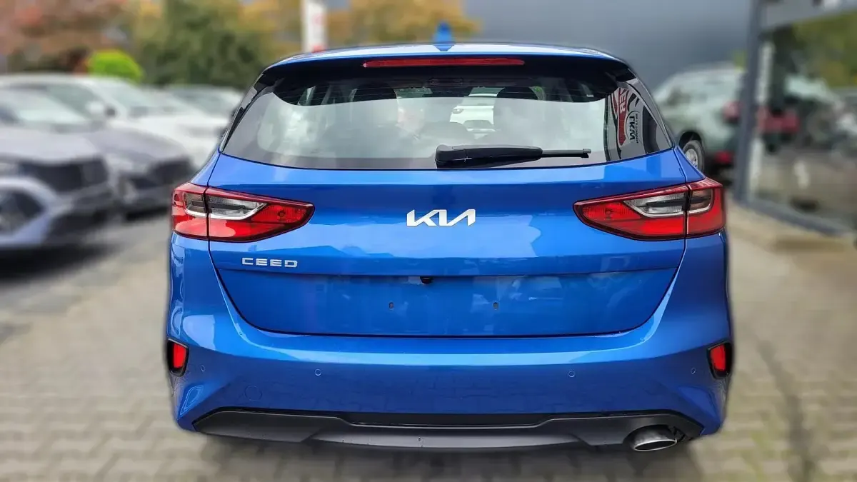 Gebraucht Kia Ceed 140 PS (102 kW) 2025 Blau metallic Kleinwagen