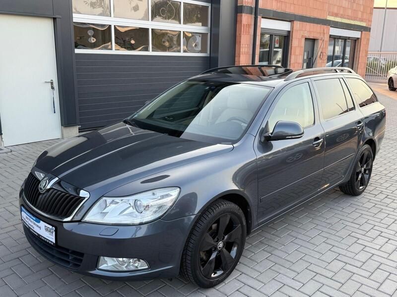 Grau Gebraucht 2010 Skoda Octavia Elegance Kombi | 6.499 € (Fairer Preis) - Bild 1/4