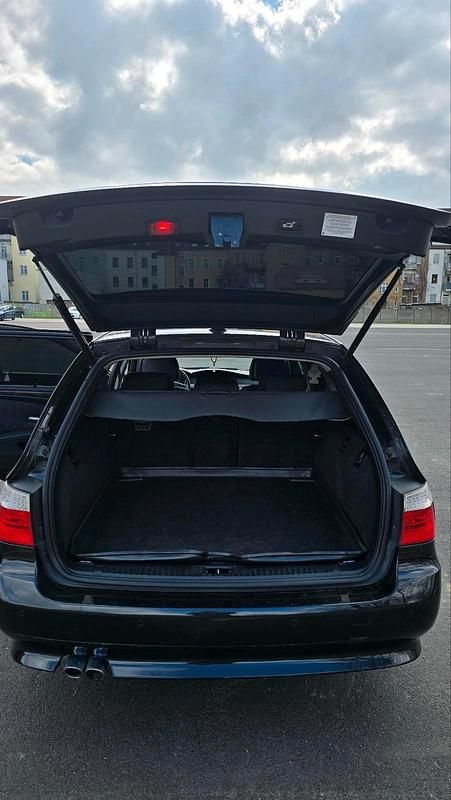 Gebraucht BMW 530 235 PS (172 kW) 2007 Schwarz Kombi