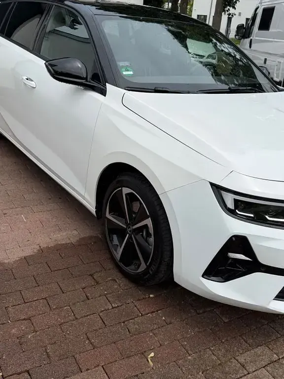 Gebraucht Opel Astra 131 PS (96 kW) 2025 Weiß Kleinwagen