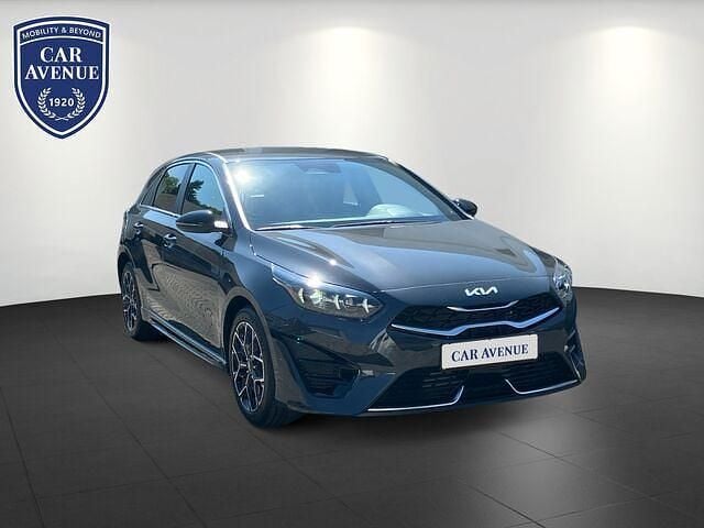 Neu Kia Ceed GT-Line 140 PS (102 kW) 2025 Grau (pentametal metallic (grau)) Kleinwagen