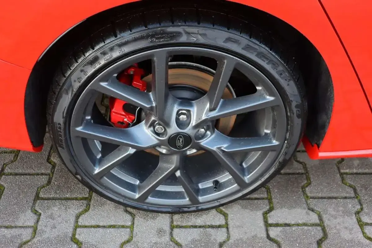 Nuevo Ford Focus ST 280 CV (205 kW) 2025 Rojo Berlina